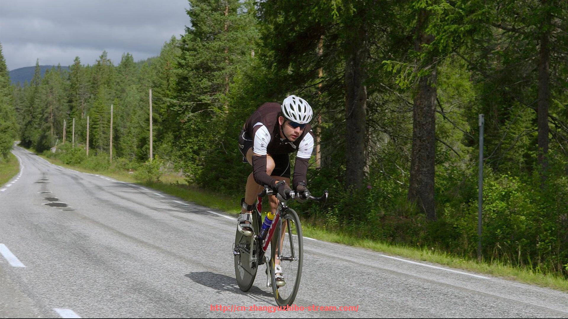 章鱼直播-世俱杯球衣剪裁工艺改良历程及其对运动性能的影响